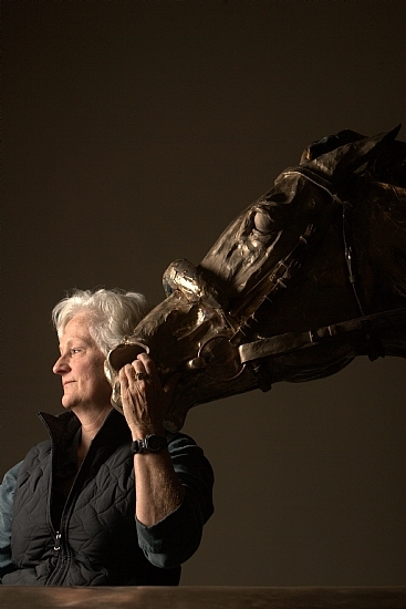 alexa king-artist of barbaro bronze statue