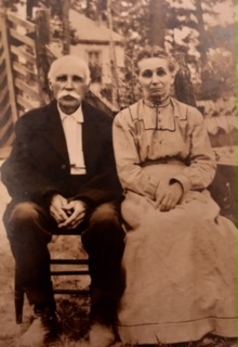 vintage-burl-and-freesia-1